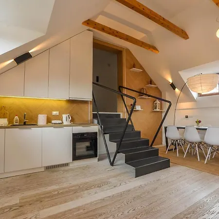 Queen 1000 Apartament *