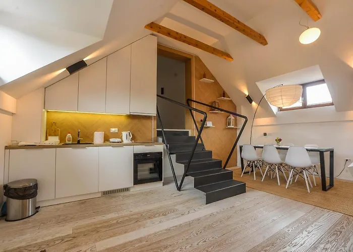 Queen 1000 Apartman *